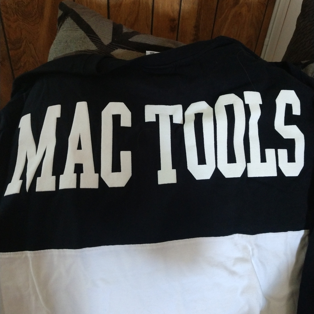 NWT large Mac tools long sleeve shirt